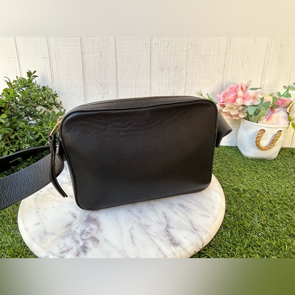 AllSaints Lucille Crossbody Bag black leather 
Gently used
$249 - Picture 7 of 16